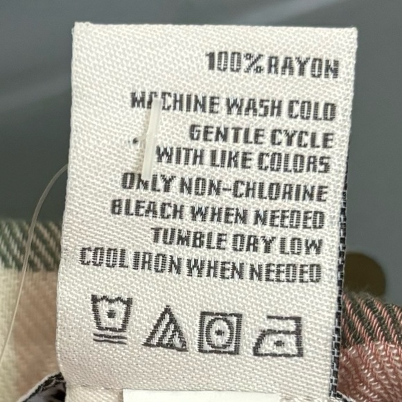 ➕ NWT American Rag Plaid Off The Shoulder Tie Front Top Women’s Size XXL - Picture 9 of 9